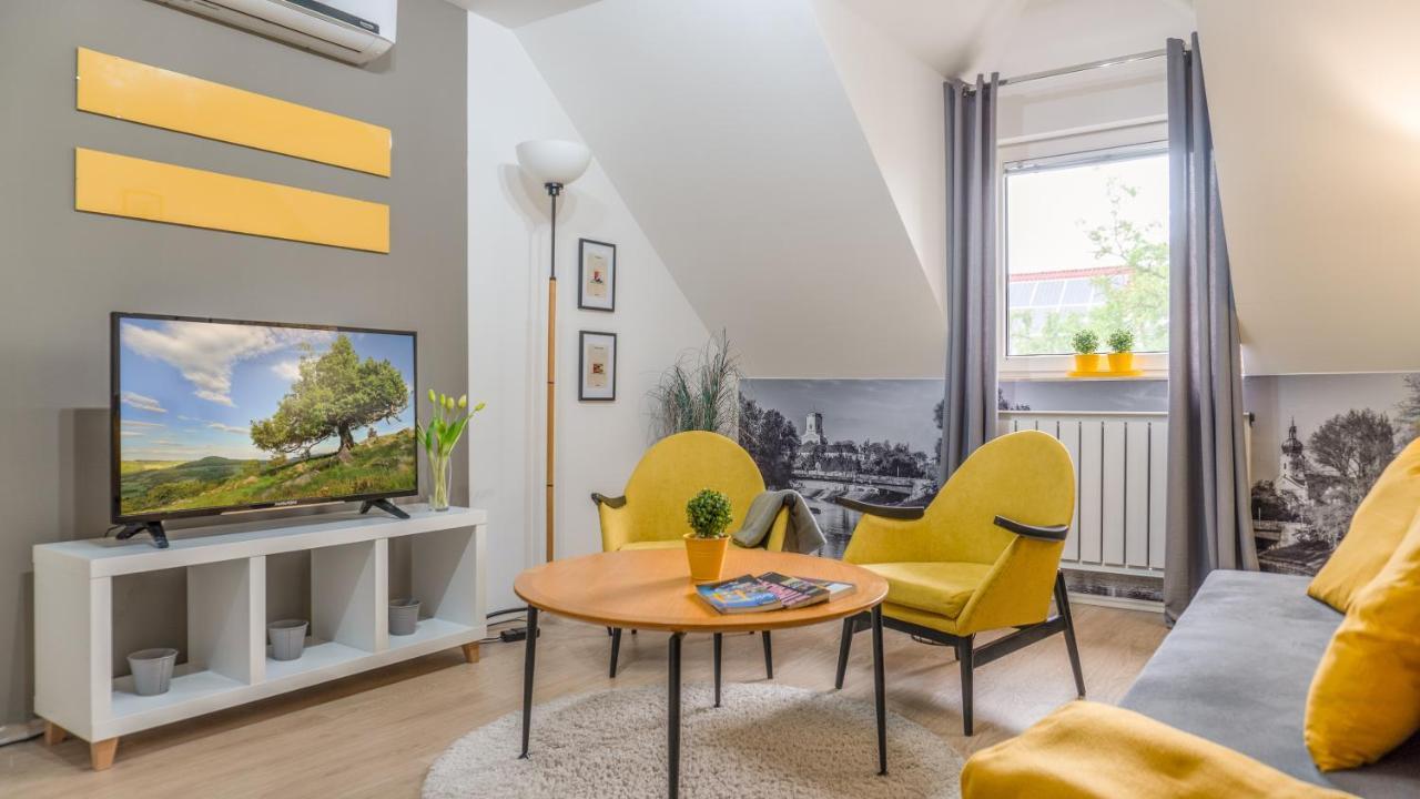 Luxury Studio 24 Gyor Exterior photo